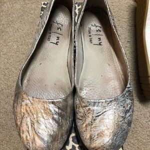 Women’s dress shoes
